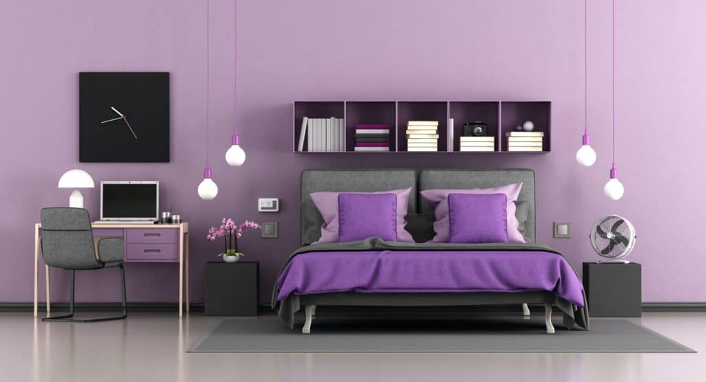 лилава спалня